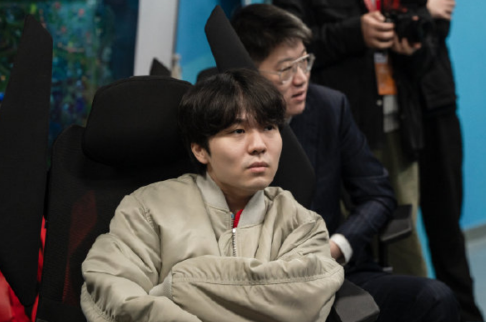 星空体育-Rookie回归赛场，爆冷首场状态亮眼，FPX观众沸腾！的简单介绍