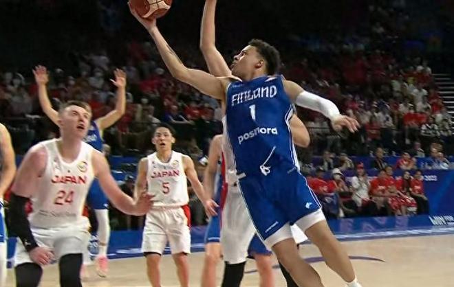 西亚卡姆在中国队比赛中战术调整，逆转引发热议！的简单介绍