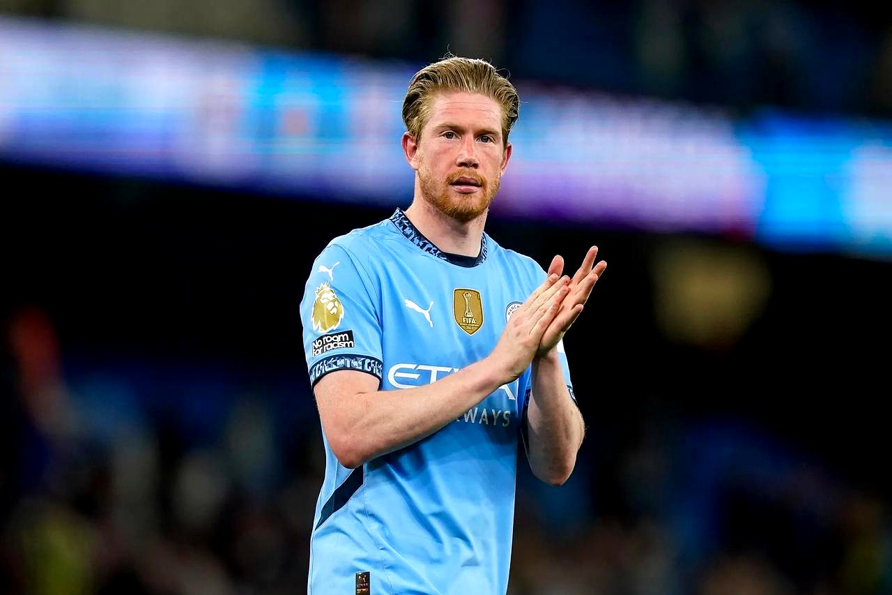 星空体育-德布劳内在TL比赛中战术调整，回归赛场引发热议！的简单介绍